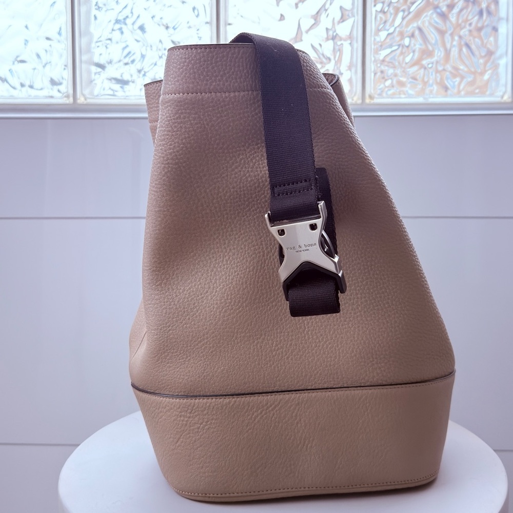 Rag & Bone Walter LEATHER SLING BAG IN LIGHTSAND